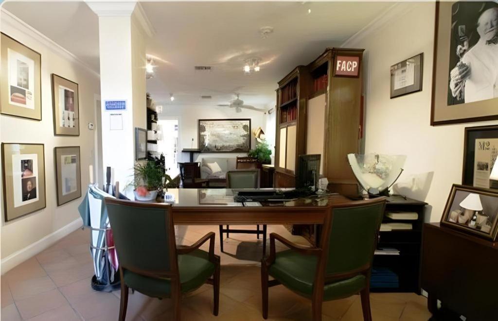 The Caribbean Court Boutique Hotel Βέρο Μπιτς Εξωτερικό φωτογραφία